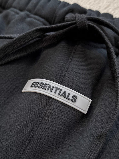 “Essential” Shorts Black