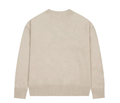 Modischer Strickpullover