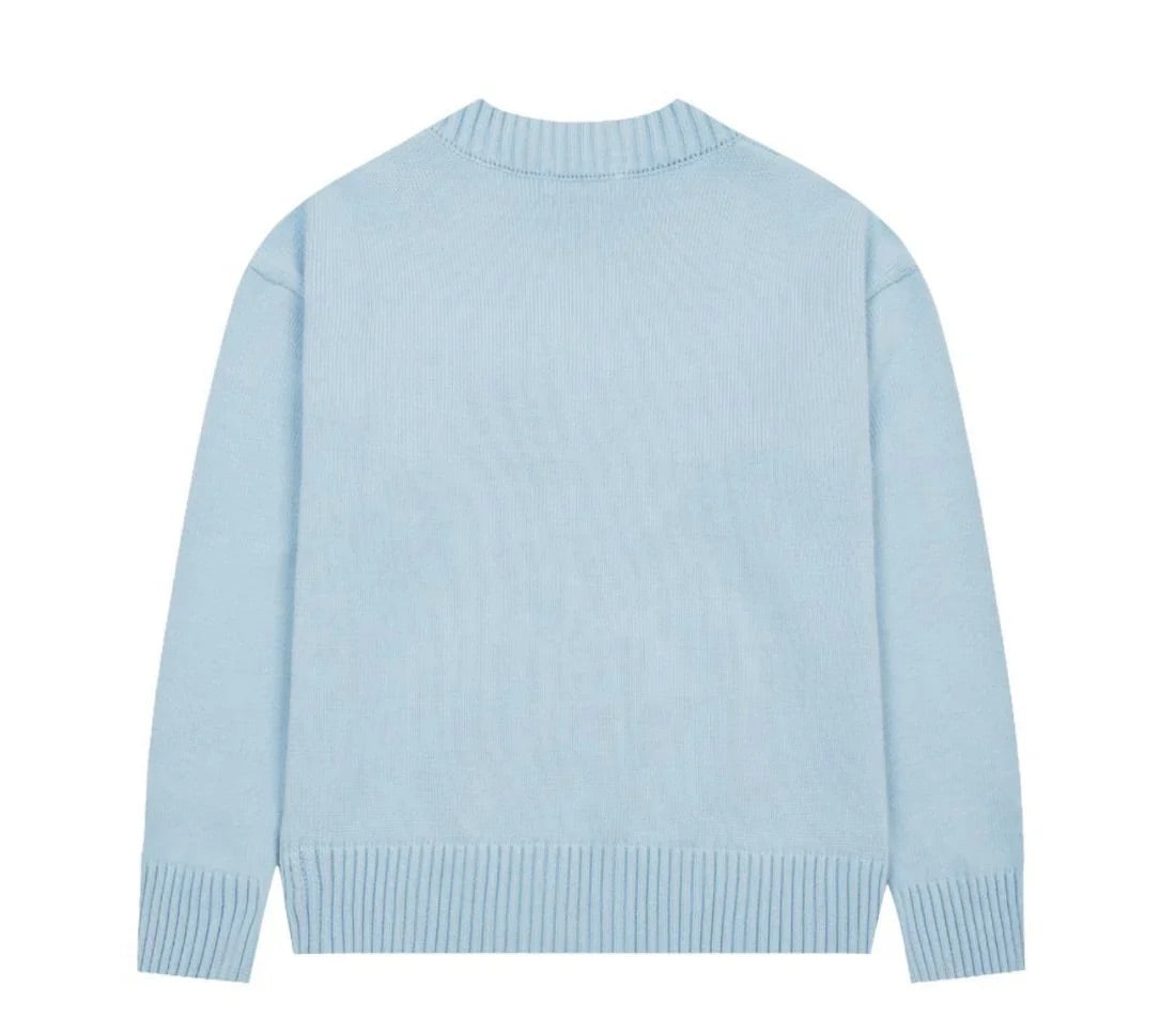 Modischer Strickpullover