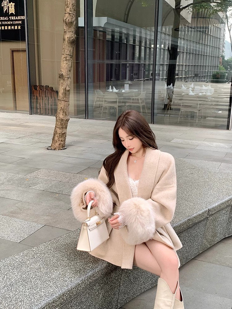 Virale Jacke mit Fellärmel